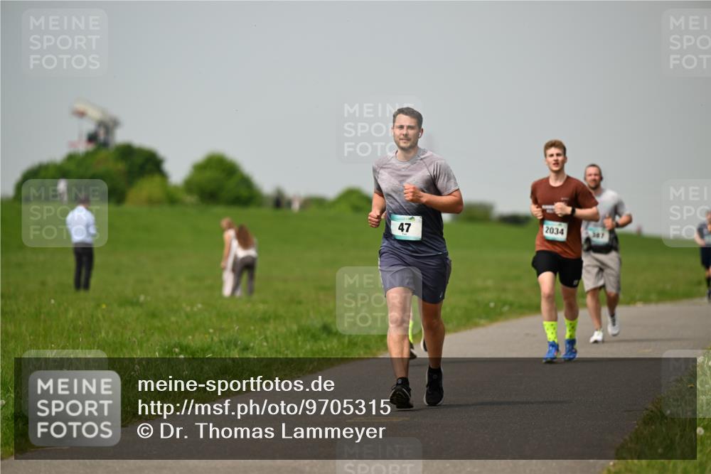10.05.2026 - 8. Wedeler Halbmarathon Dr. Thomas Lammeyer http://msf.ph/oto/9705315 10.05.2026 11:53:37 Laufen 2034 meine-sportfotos.de
