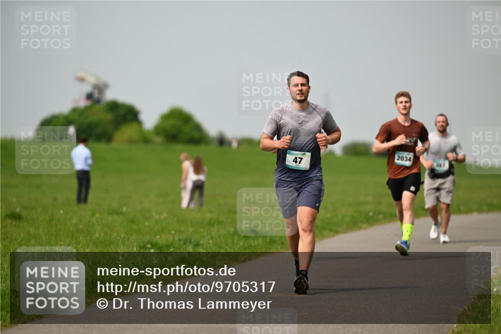 10.05.2026 - 8. Wedeler Halbmarathon Dr. Thomas Lammeyer http://msf.ph/oto/9705317 10.05.2026 11:53:37 Laufen 2034 meine-sportfotos.de