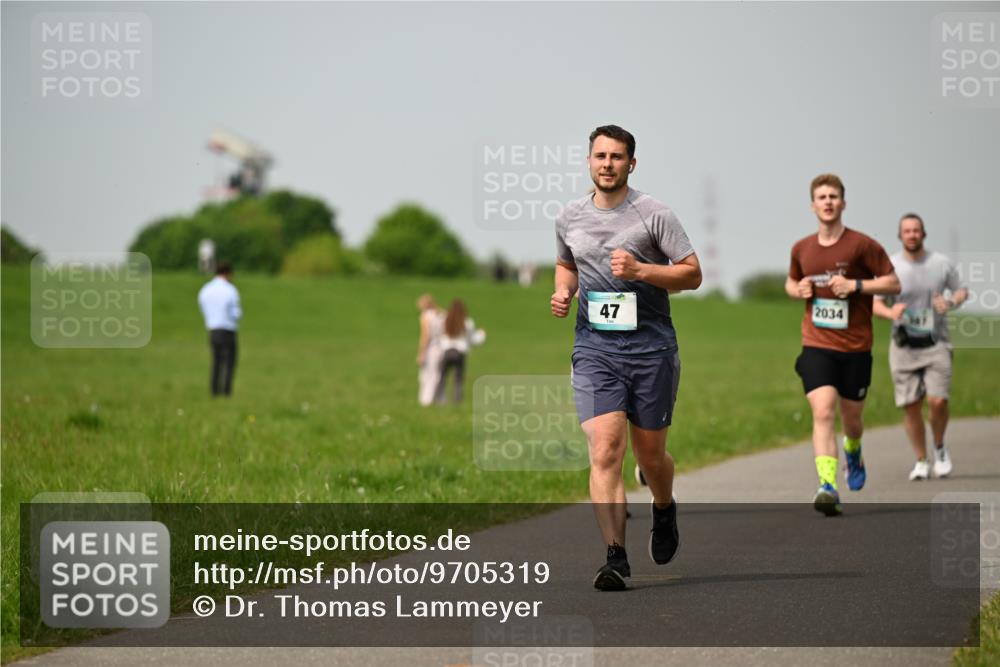 10.05.2026 - 8. Wedeler Halbmarathon Dr. Thomas Lammeyer http://msf.ph/oto/9705319 10.05.2026 11:53:38 Laufen 2034 meine-sportfotos.de