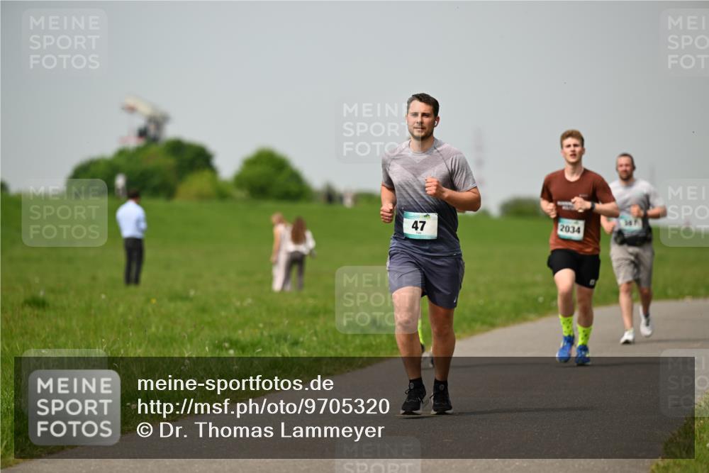 10.05.2026 - 8. Wedeler Halbmarathon Dr. Thomas Lammeyer http://msf.ph/oto/9705320 10.05.2026 11:53:38 Laufen 2034 meine-sportfotos.de