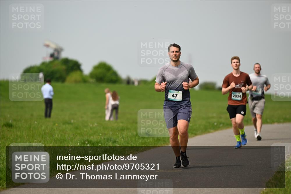 10.05.2026 - 8. Wedeler Halbmarathon Dr. Thomas Lammeyer http://msf.ph/oto/9705321 10.05.2026 11:53:37 Laufen 2034 meine-sportfotos.de