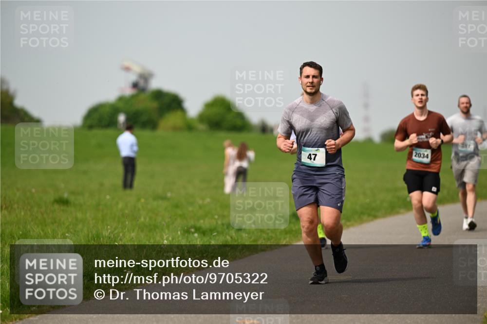 10.05.2026 - 8. Wedeler Halbmarathon Dr. Thomas Lammeyer http://msf.ph/oto/9705322 10.05.2026 11:53:38 Laufen 2034 meine-sportfotos.de