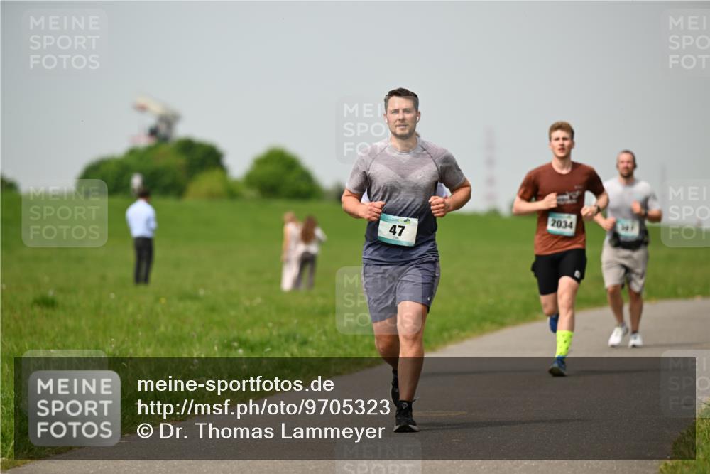 10.05.2026 - 8. Wedeler Halbmarathon Dr. Thomas Lammeyer http://msf.ph/oto/9705323 10.05.2026 11:53:38 Laufen 2034 meine-sportfotos.de