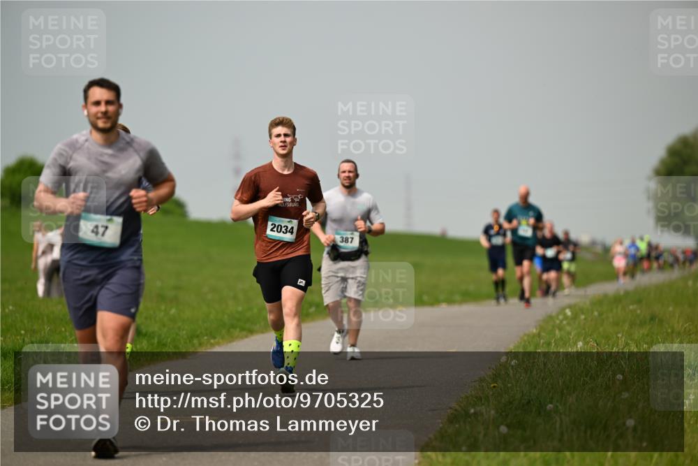 10.05.2026 - 8. Wedeler Halbmarathon Dr. Thomas Lammeyer http://msf.ph/oto/9705325 10.05.2026 11:53:39 Laufen 2034, 387 meine-sportfotos.de