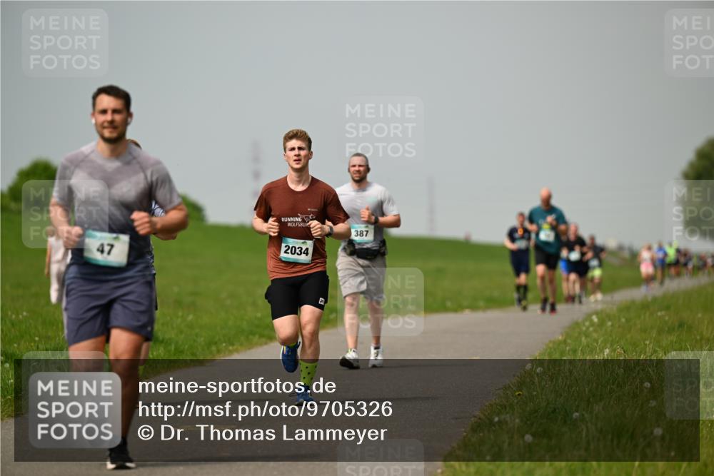 10.05.2026 - 8. Wedeler Halbmarathon Dr. Thomas Lammeyer http://msf.ph/oto/9705326 10.05.2026 11:53:39 Laufen 2034, 387 meine-sportfotos.de