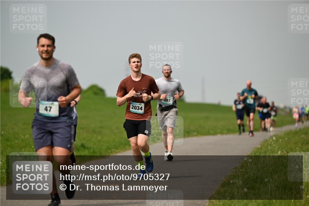 10.05.2026 - 8. Wedeler Halbmarathon Dr. Thomas Lammeyer http://msf.ph/oto/9705327 10.05.2026 11:53:39 Laufen 2034, 387 meine-sportfotos.de