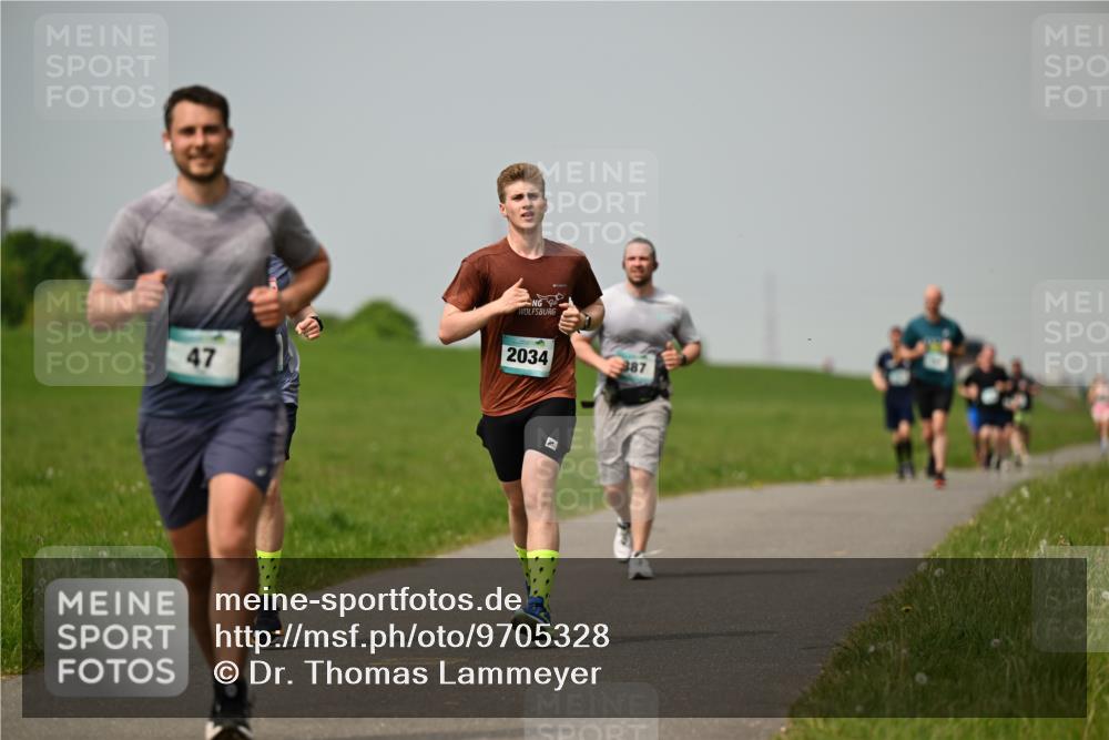 10.05.2026 - 8. Wedeler Halbmarathon Dr. Thomas Lammeyer http://msf.ph/oto/9705328 10.05.2026 11:53:39 Laufen 2034 meine-sportfotos.de
