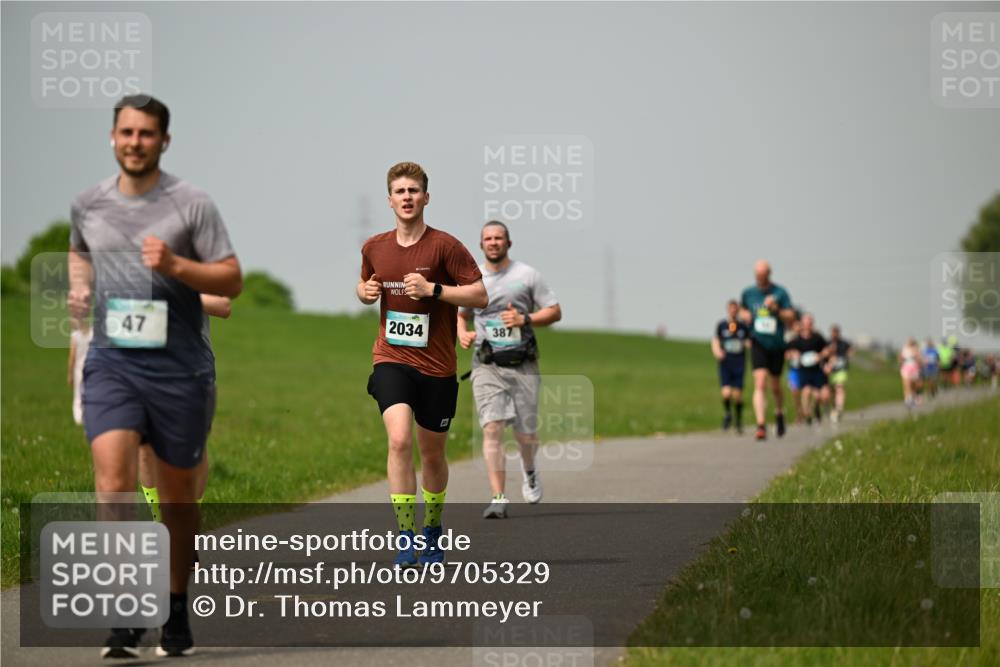 10.05.2026 - 8. Wedeler Halbmarathon Dr. Thomas Lammeyer http://msf.ph/oto/9705329 10.05.2026 11:53:39 Laufen 2034, 387 meine-sportfotos.de