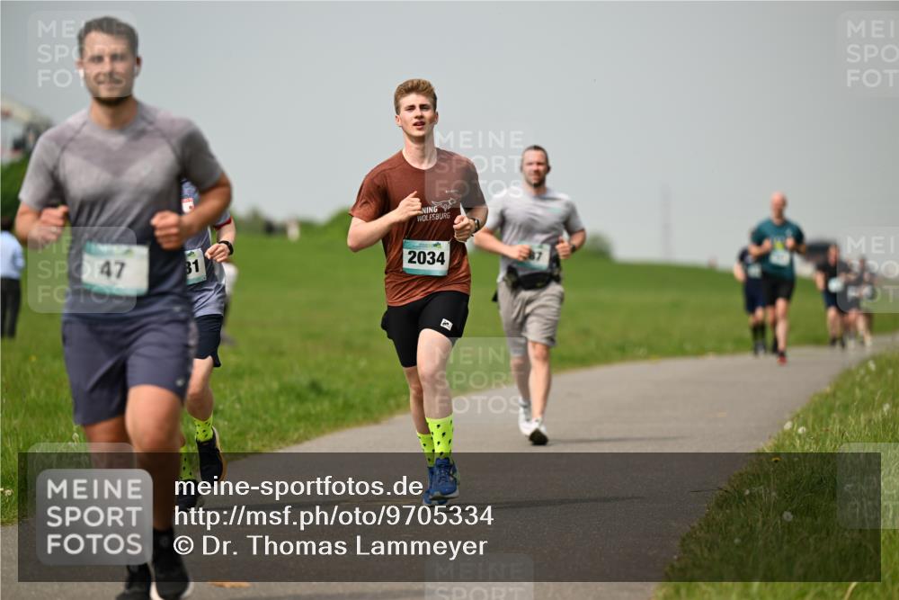 10.05.2026 - 8. Wedeler Halbmarathon Dr. Thomas Lammeyer http://msf.ph/oto/9705334 10.05.2026 11:53:40 Laufen 2034 meine-sportfotos.de