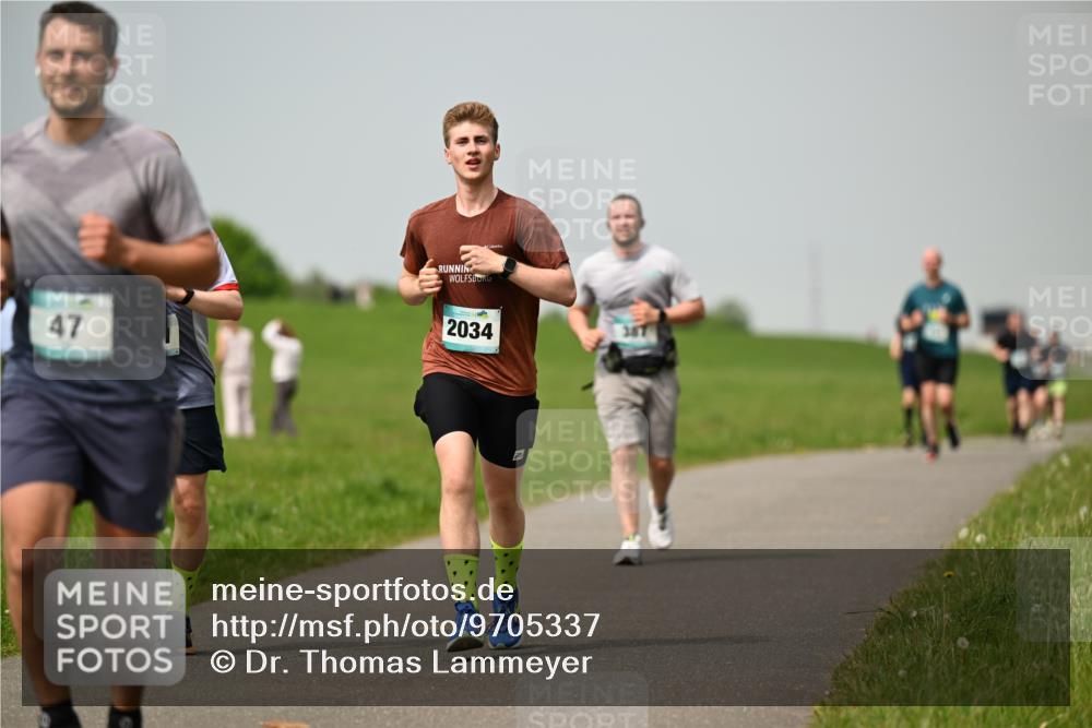 10.05.2026 - 8. Wedeler Halbmarathon Dr. Thomas Lammeyer http://msf.ph/oto/9705337 10.05.2026 11:53:40 Laufen 2034 meine-sportfotos.de