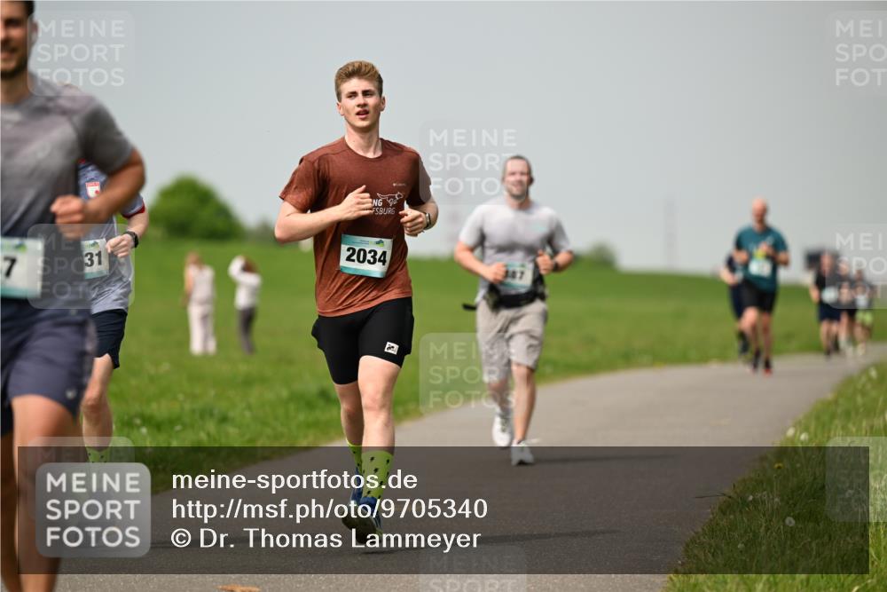 10.05.2026 - 8. Wedeler Halbmarathon Dr. Thomas Lammeyer http://msf.ph/oto/9705340 10.05.2026 11:53:41 Laufen 2034 meine-sportfotos.de