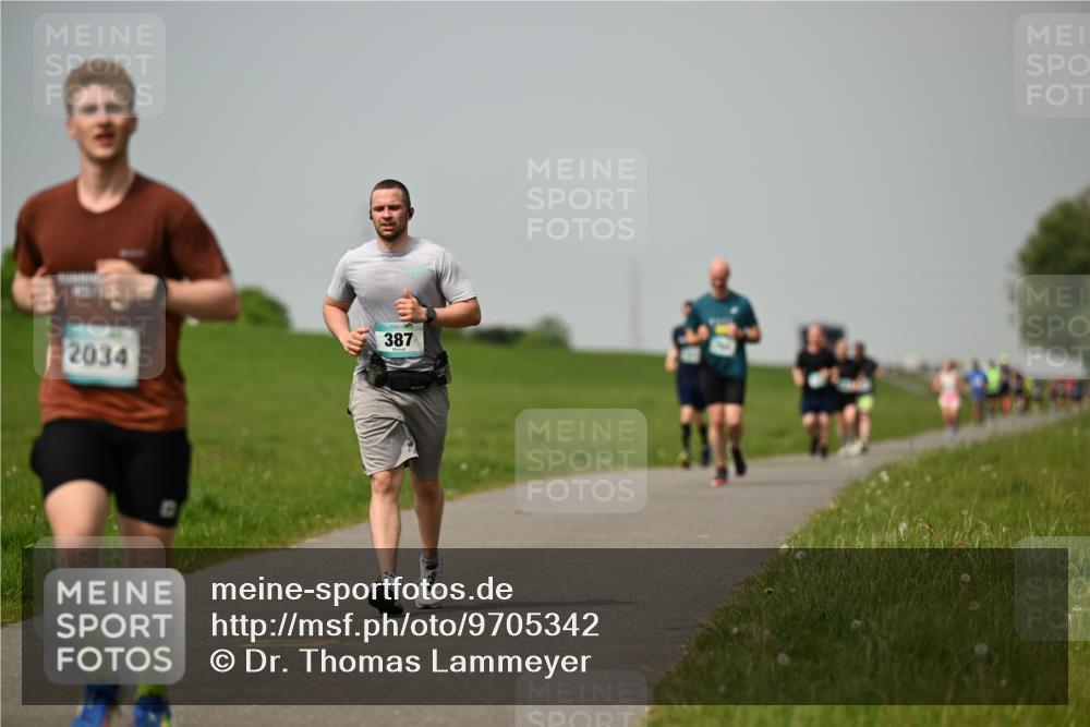 10.05.2026 - 8. Wedeler Halbmarathon Dr. Thomas Lammeyer http://msf.ph/oto/9705342 10.05.2026 11:53:42 Laufen 2034, 387 meine-sportfotos.de