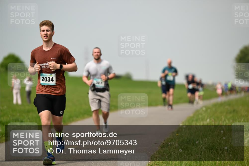 10.05.2026 - 8. Wedeler Halbmarathon Dr. Thomas Lammeyer http://msf.ph/oto/9705343 10.05.2026 11:53:41 Laufen 2034 meine-sportfotos.de
