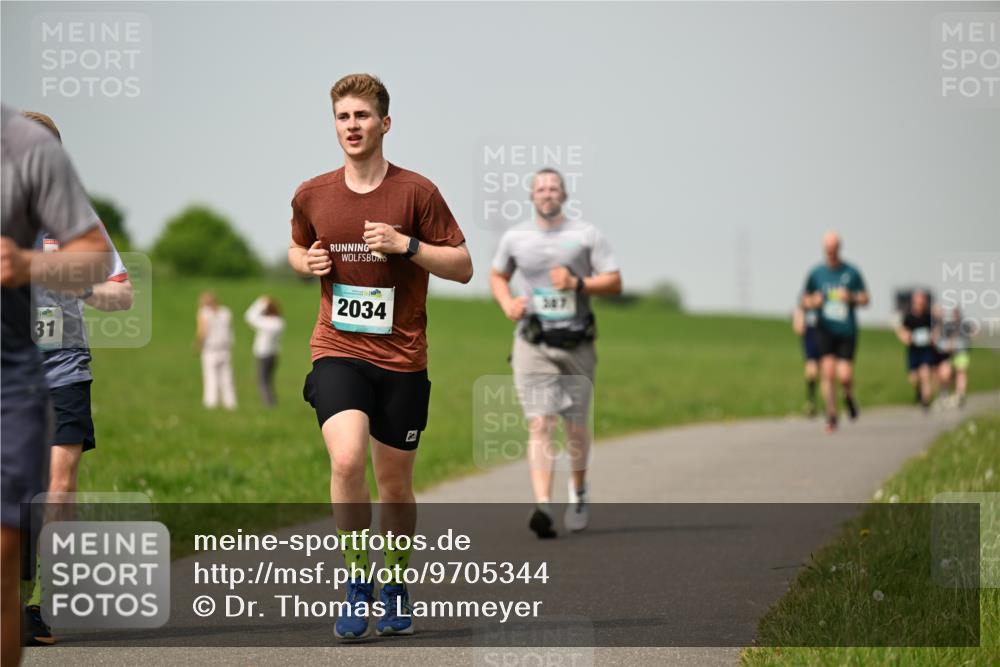 10.05.2026 - 8. Wedeler Halbmarathon Dr. Thomas Lammeyer http://msf.ph/oto/9705344 10.05.2026 11:53:41 Laufen 2034 meine-sportfotos.de
