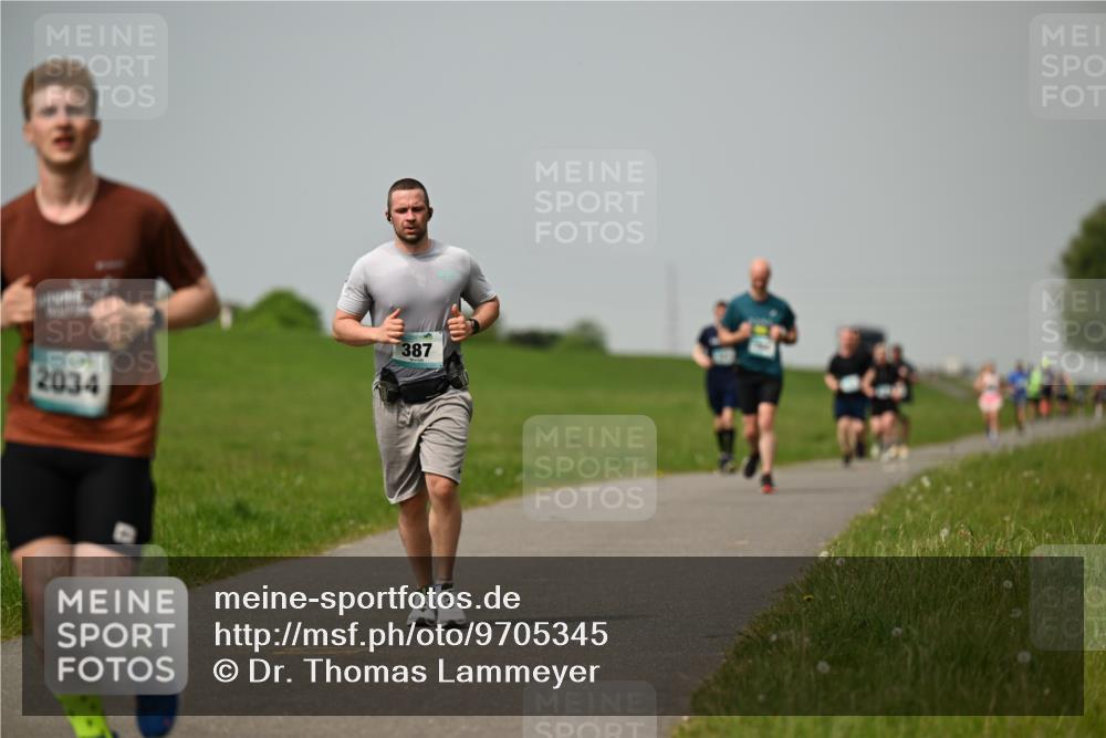 10.05.2026 - 8. Wedeler Halbmarathon Dr. Thomas Lammeyer http://msf.ph/oto/9705345 10.05.2026 11:53:42 Laufen 2034, 387 meine-sportfotos.de
