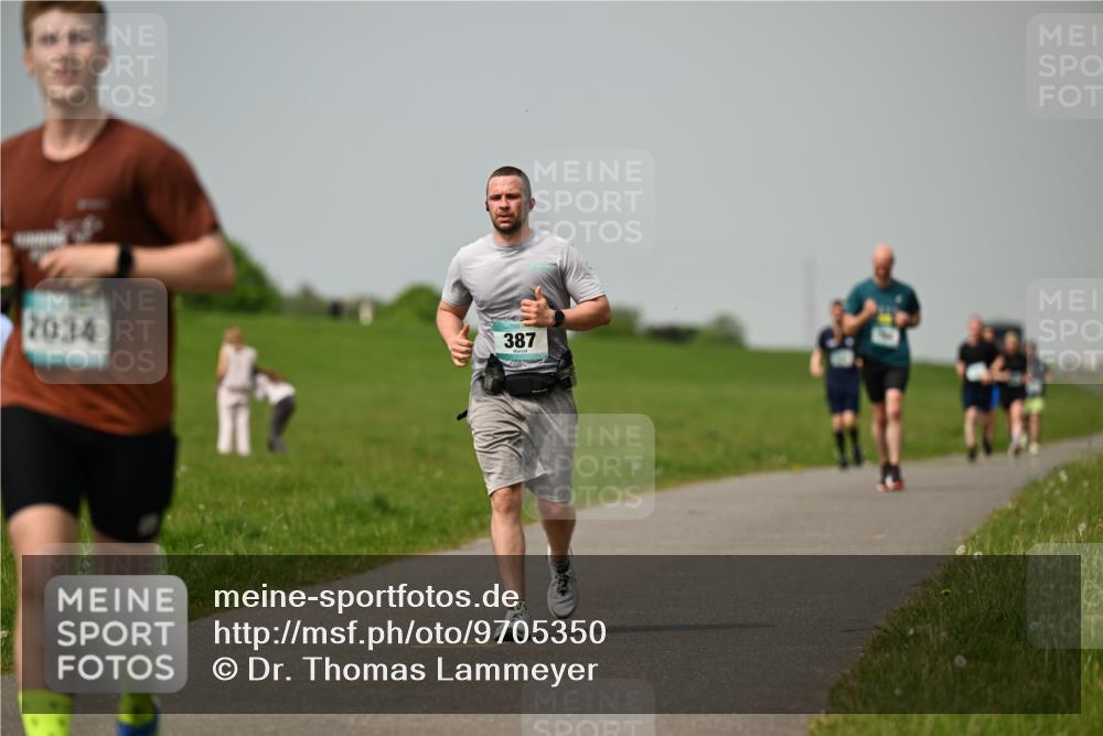 10.05.2026 - 8. Wedeler Halbmarathon Dr. Thomas Lammeyer http://msf.ph/oto/9705350 10.05.2026 11:53:43 Laufen 2034, 387 meine-sportfotos.de