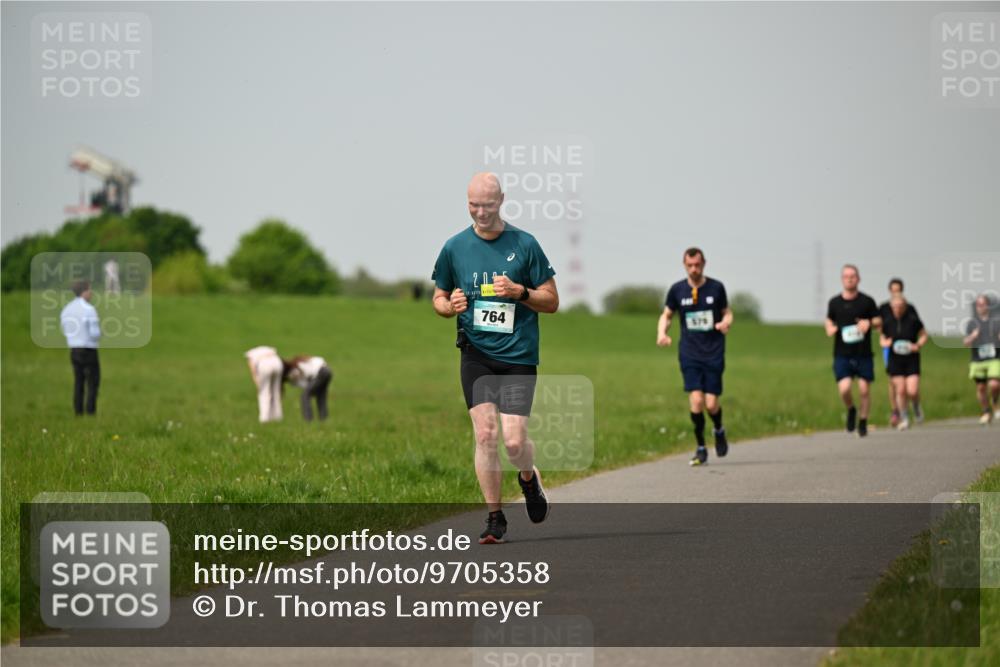 10.05.2026 - 8. Wedeler Halbmarathon Dr. Thomas Lammeyer http://msf.ph/oto/9705358 10.05.2026 11:53:49 Laufen 764, 579 meine-sportfotos.de