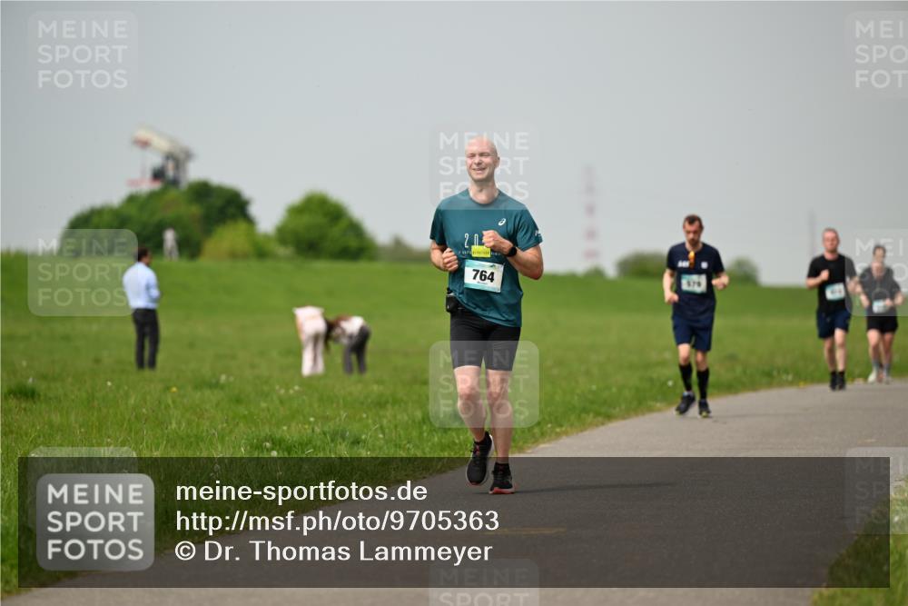 10.05.2026 - 8. Wedeler Halbmarathon Dr. Thomas Lammeyer http://msf.ph/oto/9705363 10.05.2026 11:53:50 Laufen 764, 570 meine-sportfotos.de