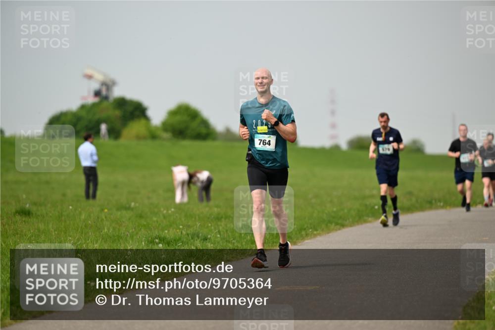 10.05.2026 - 8. Wedeler Halbmarathon Dr. Thomas Lammeyer http://msf.ph/oto/9705364 10.05.2026 11:53:50 Laufen 2025, 764, 579 meine-sportfotos.de