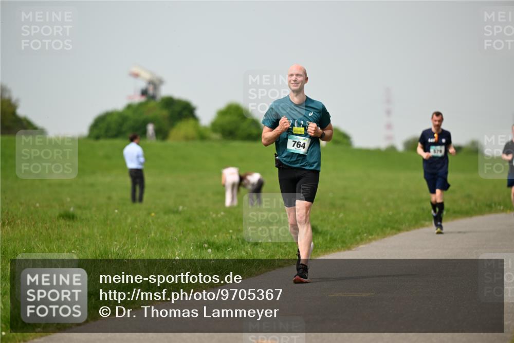 10.05.2026 - 8. Wedeler Halbmarathon Dr. Thomas Lammeyer http://msf.ph/oto/9705367 10.05.2026 11:53:50 Laufen 2025, 764, 670 meine-sportfotos.de