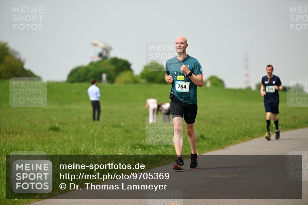 10.05.2026 - 8. Wedeler Halbmarathon Dr. Thomas Lammeyer http://msf.ph/oto/9705369 10.05.2026 11:53:50 Laufen 764 meine-sportfotos.de