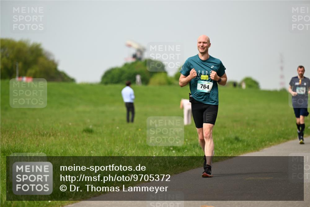 10.05.2026 - 8. Wedeler Halbmarathon Dr. Thomas Lammeyer http://msf.ph/oto/9705372 10.05.2026 11:53:51 Laufen 2025, 764, 570 meine-sportfotos.de
