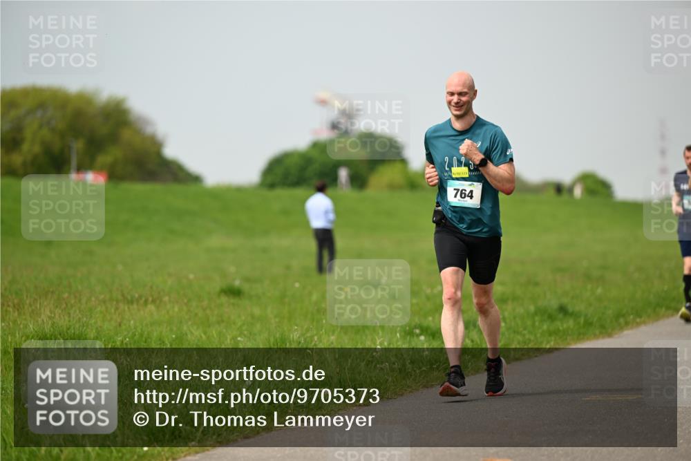 10.05.2026 - 8. Wedeler Halbmarathon Dr. Thomas Lammeyer http://msf.ph/oto/9705373 10.05.2026 11:53:51 Laufen 2025, 764 meine-sportfotos.de