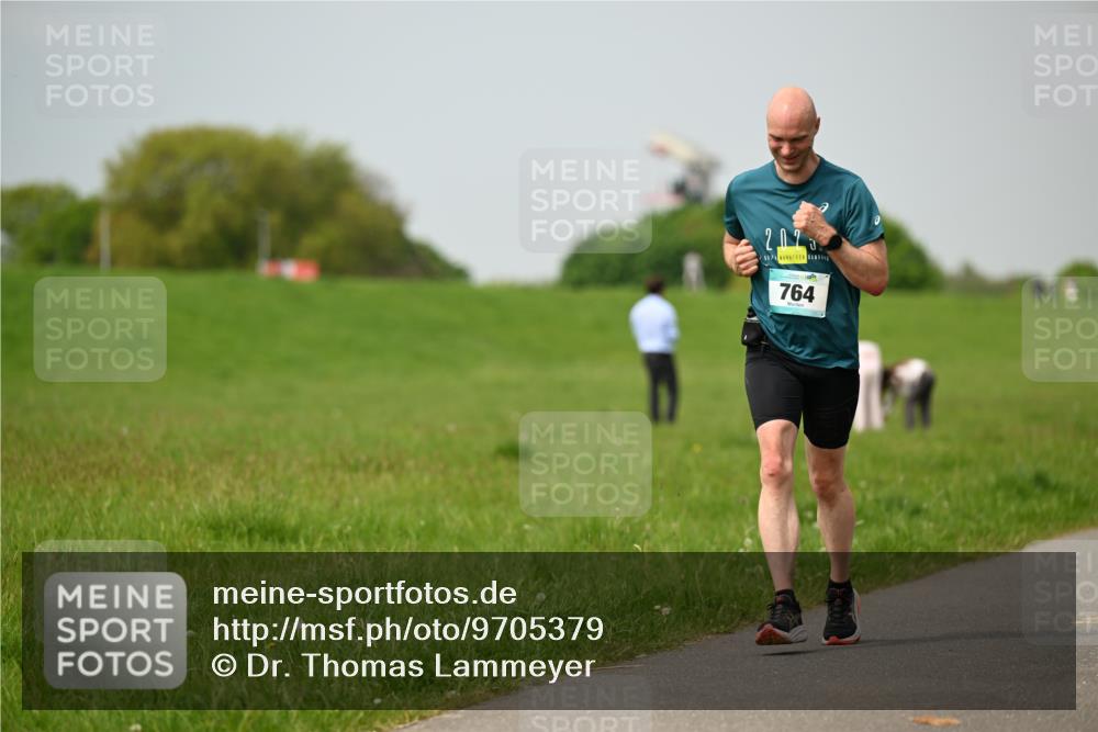 10.05.2026 - 8. Wedeler Halbmarathon Dr. Thomas Lammeyer http://msf.ph/oto/9705379 10.05.2026 11:53:52 Laufen 764 meine-sportfotos.de