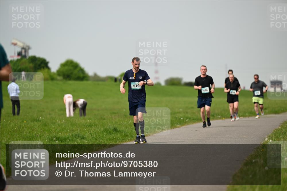 10.05.2026 - 8. Wedeler Halbmarathon Dr. Thomas Lammeyer http://msf.ph/oto/9705380 10.05.2026 11:53:53 Laufen 579, 474 meine-sportfotos.de