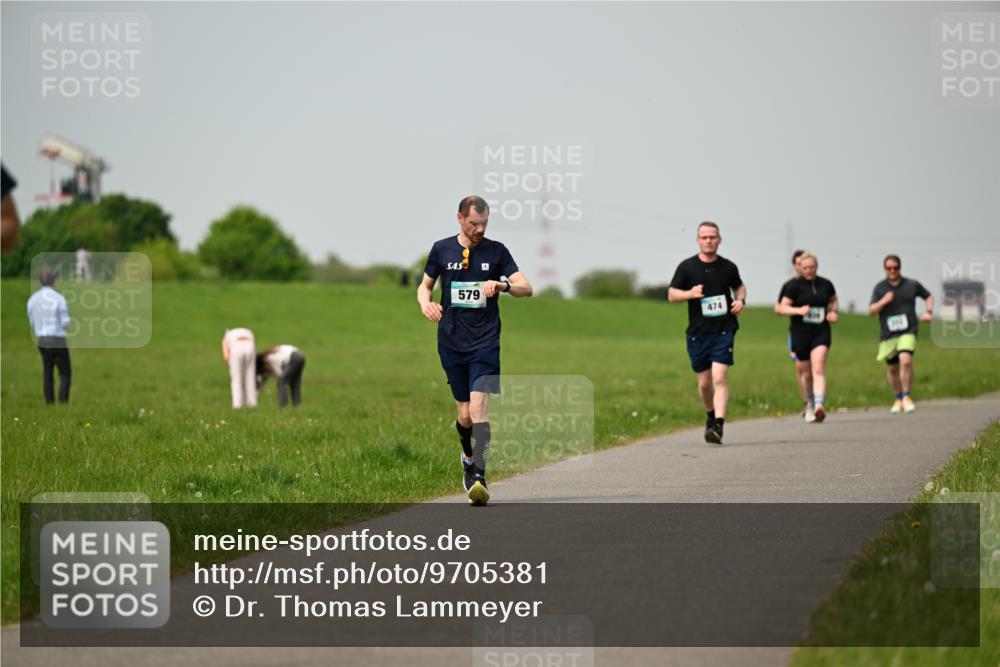 10.05.2026 - 8. Wedeler Halbmarathon Dr. Thomas Lammeyer http://msf.ph/oto/9705381 10.05.2026 11:53:53 Laufen 579, 474 meine-sportfotos.de