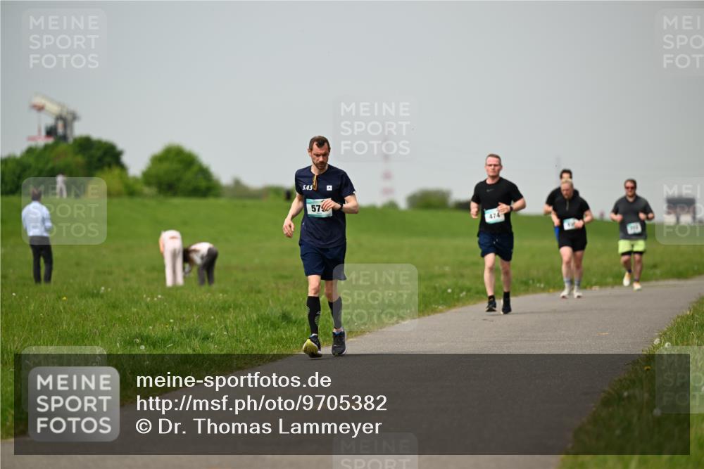 10.05.2026 - 8. Wedeler Halbmarathon Dr. Thomas Lammeyer http://msf.ph/oto/9705382 10.05.2026 11:53:54 Laufen 474 meine-sportfotos.de