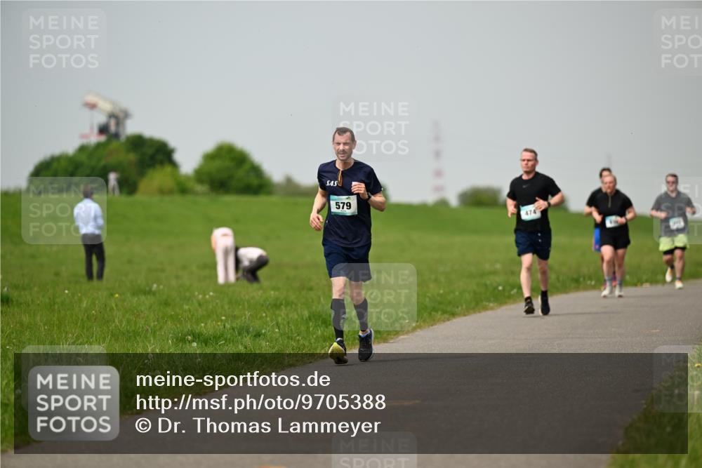 10.05.2026 - 8. Wedeler Halbmarathon Dr. Thomas Lammeyer http://msf.ph/oto/9705388 10.05.2026 11:53:54 Laufen 579, 474 meine-sportfotos.de