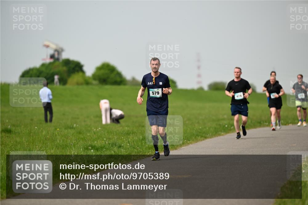 10.05.2026 - 8. Wedeler Halbmarathon Dr. Thomas Lammeyer http://msf.ph/oto/9705389 10.05.2026 11:53:55 Laufen 579, 474 meine-sportfotos.de