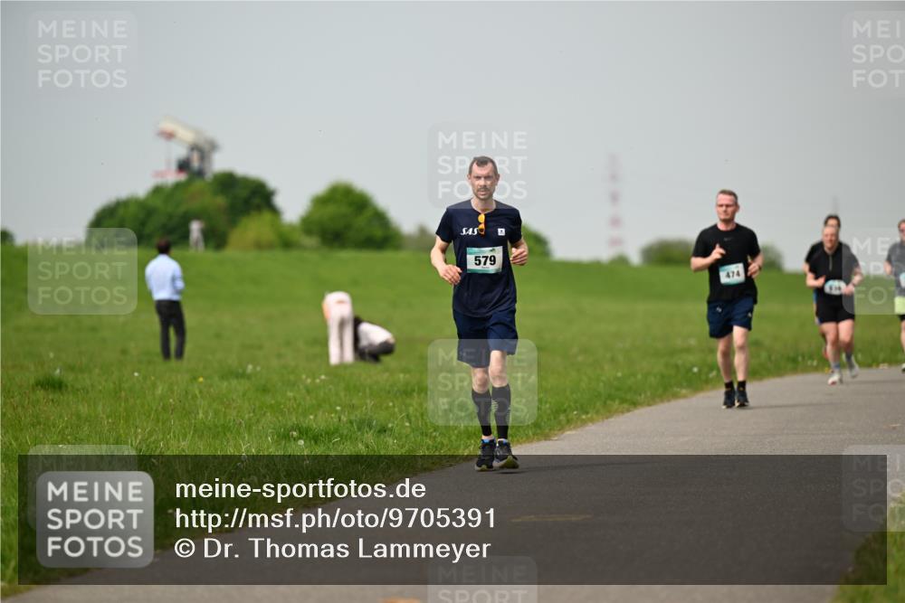 10.05.2026 - 8. Wedeler Halbmarathon Dr. Thomas Lammeyer http://msf.ph/oto/9705391 10.05.2026 11:53:55 Laufen 579, 474 meine-sportfotos.de