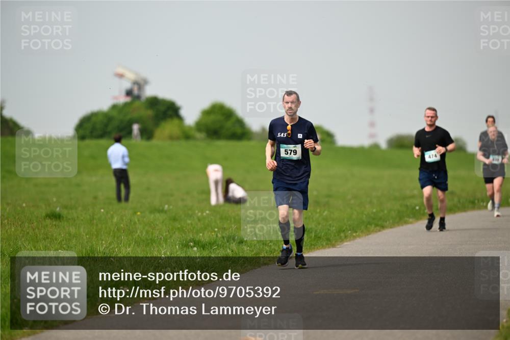 10.05.2026 - 8. Wedeler Halbmarathon Dr. Thomas Lammeyer http://msf.ph/oto/9705392 10.05.2026 11:53:55 Laufen 579, 474 meine-sportfotos.de