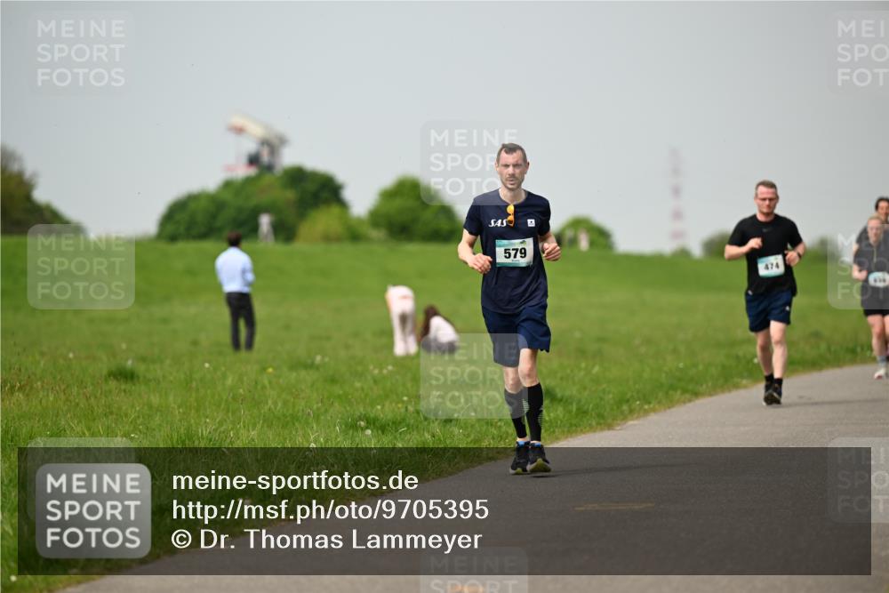 10.05.2026 - 8. Wedeler Halbmarathon Dr. Thomas Lammeyer http://msf.ph/oto/9705395 10.05.2026 11:53:55 Laufen 579, 474 meine-sportfotos.de