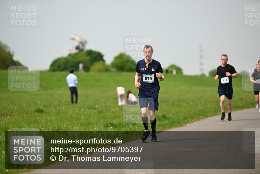 10.05.2026 - 8. Wedeler Halbmarathon Dr. Thomas Lammeyer http://msf.ph/oto/9705397 10.05.2026 11:53:56 Laufen 579, 474 meine-sportfotos.de