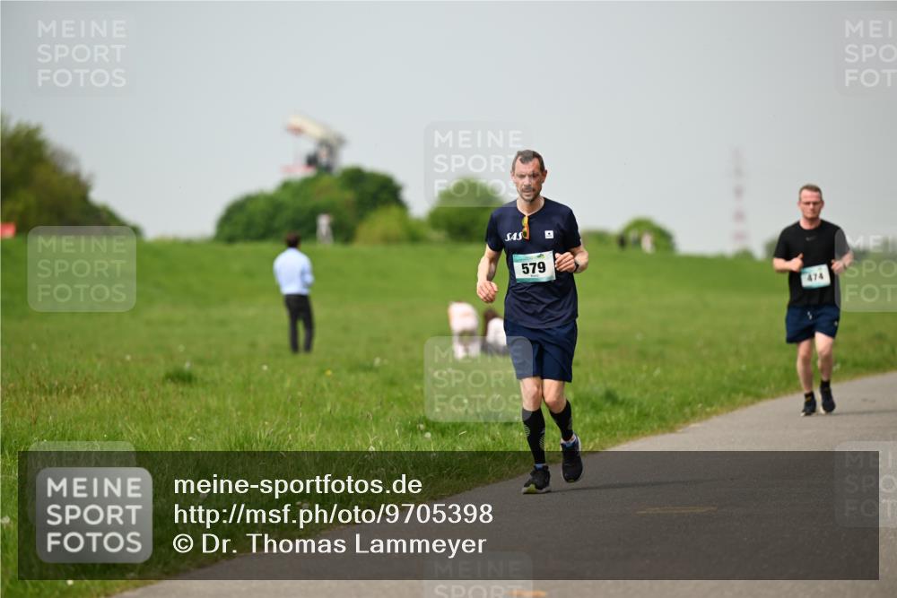 10.05.2026 - 8. Wedeler Halbmarathon Dr. Thomas Lammeyer http://msf.ph/oto/9705398 10.05.2026 11:53:56 Laufen 579, 474 meine-sportfotos.de