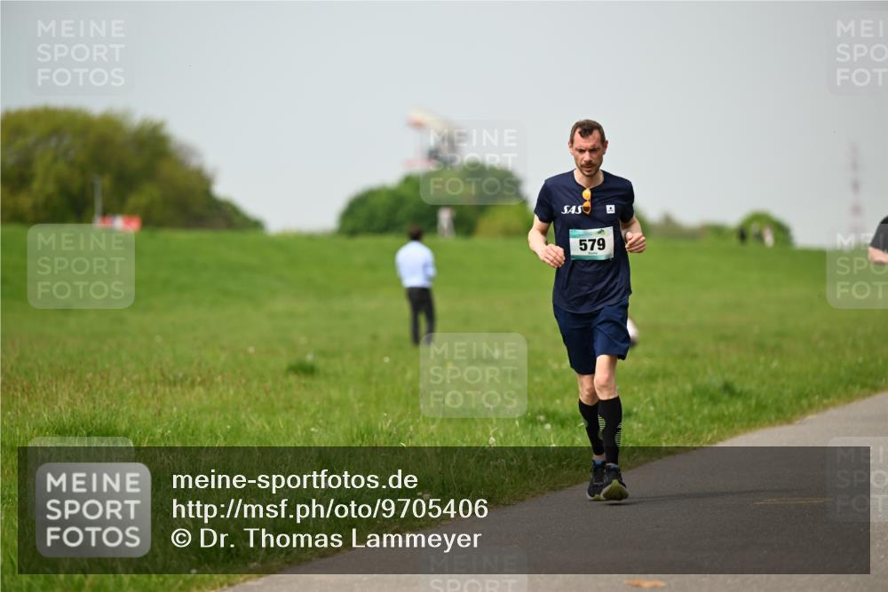 10.05.2026 - 8. Wedeler Halbmarathon Dr. Thomas Lammeyer http://msf.ph/oto/9705406 10.05.2026 11:53:57 Laufen 579 meine-sportfotos.de