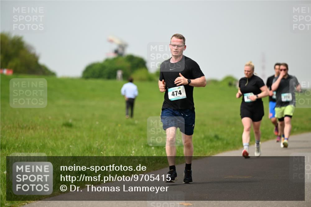 10.05.2026 - 8. Wedeler Halbmarathon Dr. Thomas Lammeyer http://msf.ph/oto/9705415 10.05.2026 11:54:02 Laufen 474 meine-sportfotos.de