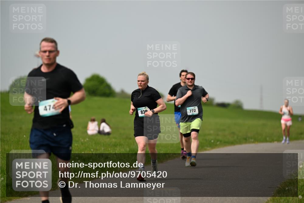 10.05.2026 - 8. Wedeler Halbmarathon Dr. Thomas Lammeyer http://msf.ph/oto/9705420 10.05.2026 11:54:03 Laufen 474, 830, 772 meine-sportfotos.de