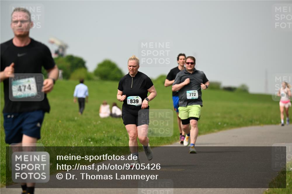 10.05.2026 - 8. Wedeler Halbmarathon Dr. Thomas Lammeyer http://msf.ph/oto/9705426 10.05.2026 11:54:04 Laufen 474, 839, 772 meine-sportfotos.de