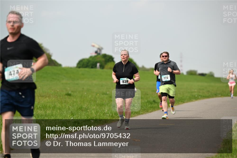 10.05.2026 - 8. Wedeler Halbmarathon Dr. Thomas Lammeyer http://msf.ph/oto/9705432 10.05.2026 11:54:05 Laufen 474, 839, 772 meine-sportfotos.de