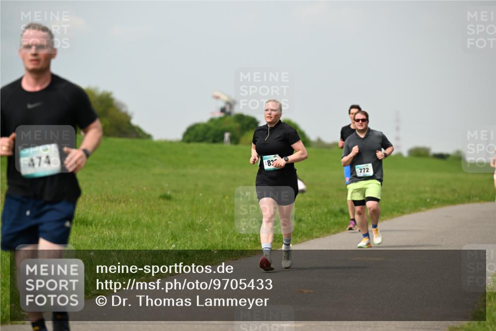 10.05.2026 - 8. Wedeler Halbmarathon Dr. Thomas Lammeyer http://msf.ph/oto/9705433 10.05.2026 11:54:05 Laufen 474, 772 meine-sportfotos.de