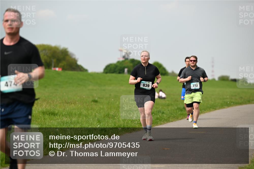 10.05.2026 - 8. Wedeler Halbmarathon Dr. Thomas Lammeyer http://msf.ph/oto/9705435 10.05.2026 11:54:06 Laufen 839, 772 meine-sportfotos.de