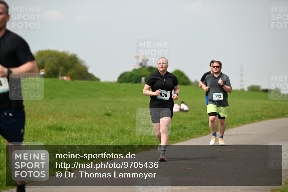 10.05.2026 - 8. Wedeler Halbmarathon Dr. Thomas Lammeyer http://msf.ph/oto/9705436 10.05.2026 11:54:06 Laufen 839, 772 meine-sportfotos.de