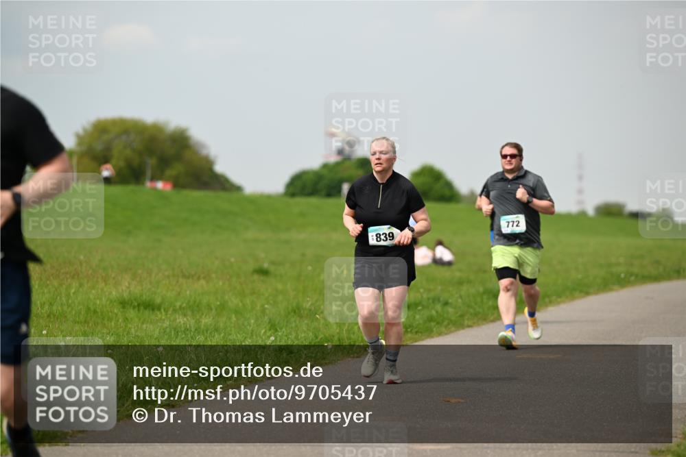 10.05.2026 - 8. Wedeler Halbmarathon Dr. Thomas Lammeyer http://msf.ph/oto/9705437 10.05.2026 11:54:06 Laufen 839, 772 meine-sportfotos.de