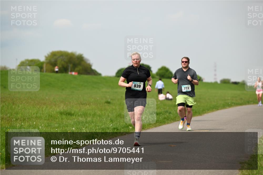 10.05.2026 - 8. Wedeler Halbmarathon Dr. Thomas Lammeyer http://msf.ph/oto/9705441 10.05.2026 11:54:06 Laufen 839, 772 meine-sportfotos.de