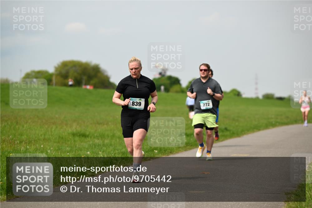 10.05.2026 - 8. Wedeler Halbmarathon Dr. Thomas Lammeyer http://msf.ph/oto/9705442 10.05.2026 11:54:07 Laufen 839, 772 meine-sportfotos.de