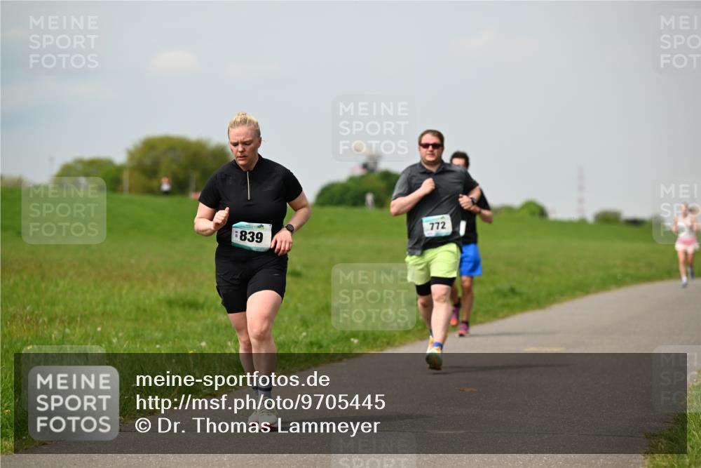 10.05.2026 - 8. Wedeler Halbmarathon Dr. Thomas Lammeyer http://msf.ph/oto/9705445 10.05.2026 11:54:08 Laufen 772, 839 meine-sportfotos.de